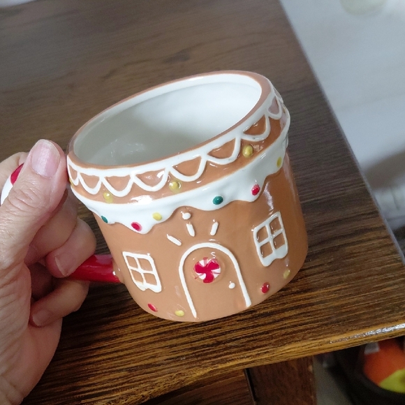 Gingerbread House Mug with Red Handle - Picture 4 of 4